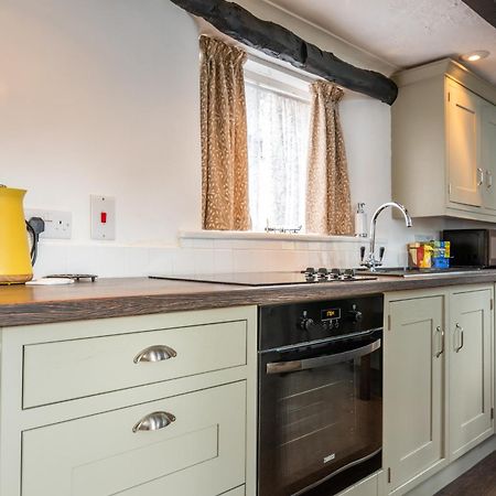 Valley Farm Holiday Cottages Аксмінстер Номер фото