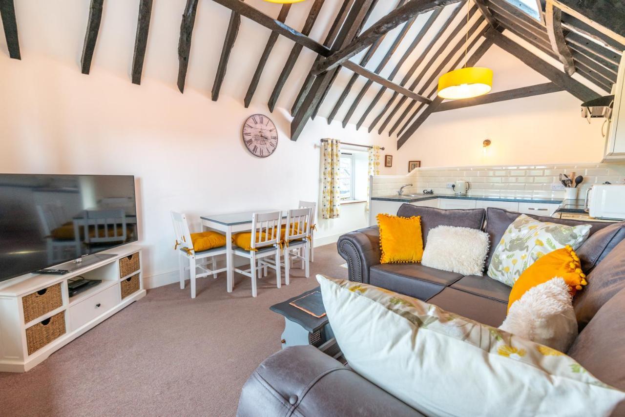 Valley Farm Holiday Cottages Аксмінстер Екстер'єр фото