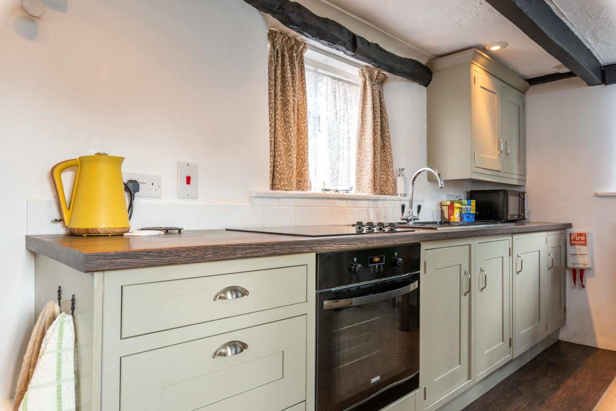 Valley Farm Holiday Cottages Аксмінстер Номер фото